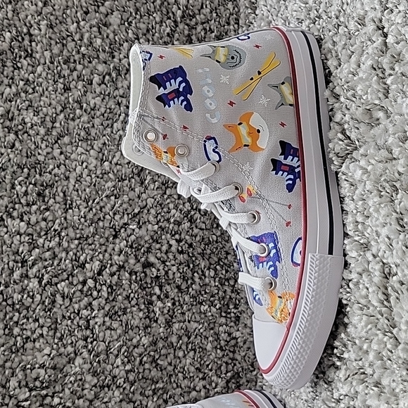 Converse High Top Brand new size junior 6=size women's 8. - Picture 9 of 13